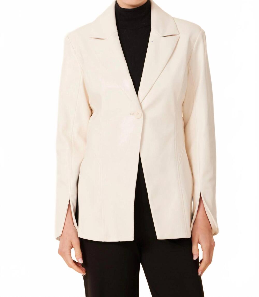 NEW DOLCE CABO fitted blazer in cream